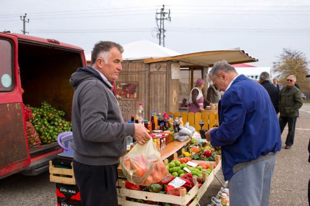 Održan vašar na auto i stočnoj pijaci